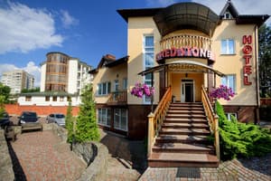 Red Stone Hotel 1
