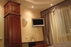 Отель Red Stone Hotel. Семейный 4-местный двухкомнатный (101) 2